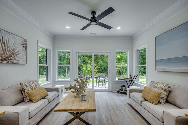 333 Spinney Dr., Little River, SC 29566