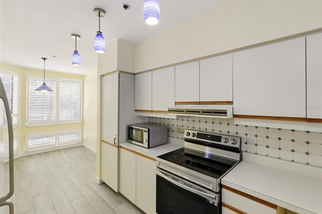 1920 HARBOURSIDE DRIVE 1003, Longboat Key, FL 34228