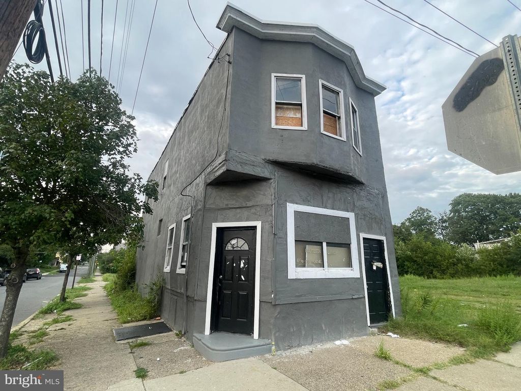 801 FAIRVIEW ST, CAMDEN, NJ 08104 — photo 2