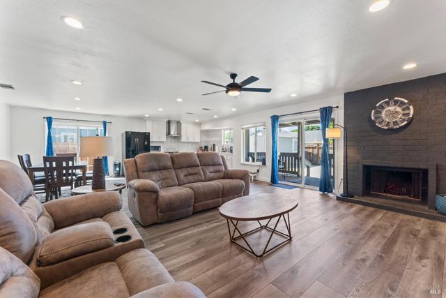 612 Fulmar Dr, Suisun City, CA 94585