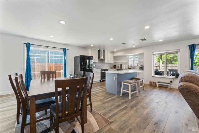 612 Fulmar Dr, Suisun City, CA 94585