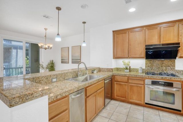 36083 Soapberry 12, Fremont, CA 94536