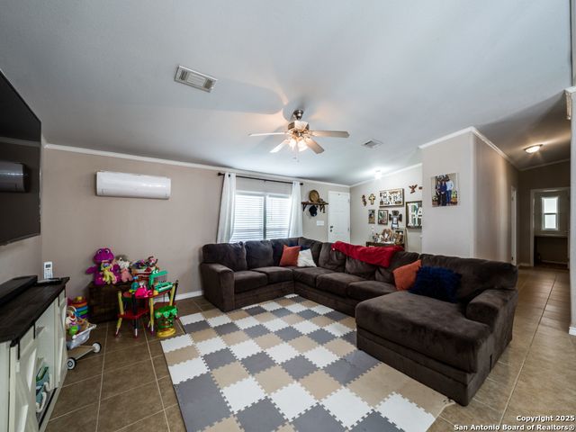 1271 Sandbranch, Bigfoot, TX 78005