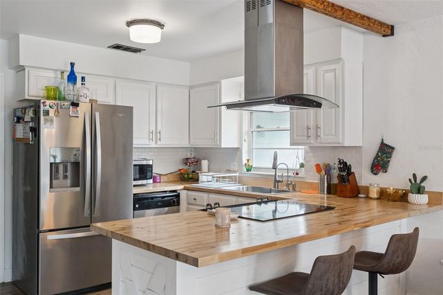 121 BEARSS CIRCLE, Longwood, FL 32750