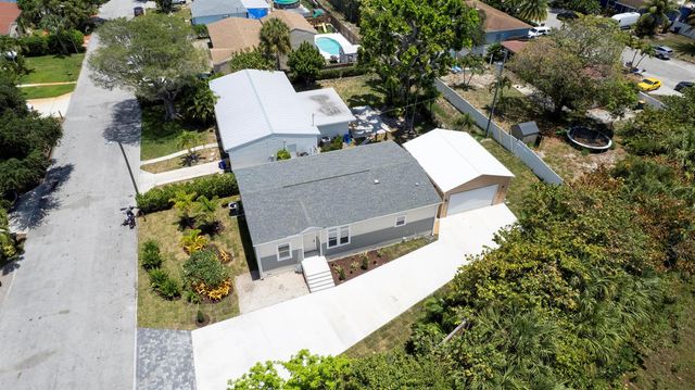 1757 N 12th Ct Court N, Lake Worth Beach, FL 33460