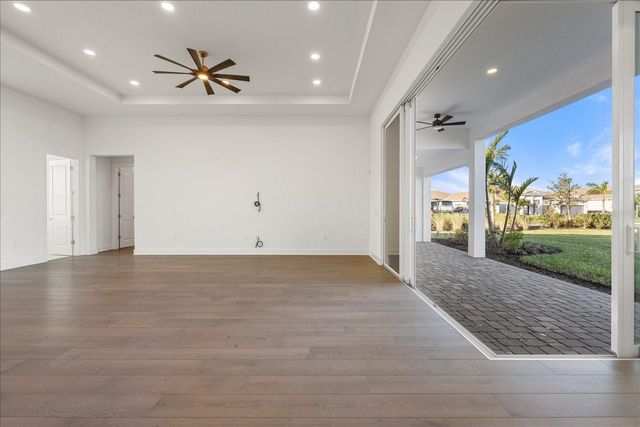 8250 NEVIS RUN, Bradenton, FL 34202