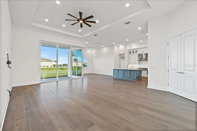 8250 NEVIS RUN, Bradenton, FL 34202