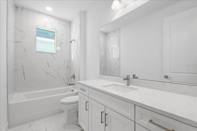 8250 NEVIS RUN, Bradenton, FL 34202