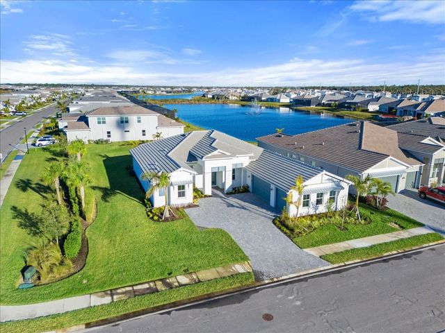 8250 NEVIS RUN, Bradenton, FL 34202