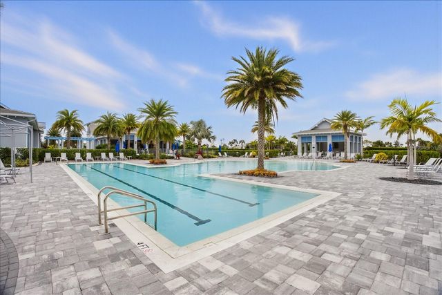 8250 NEVIS RUN, Bradenton, FL 34202