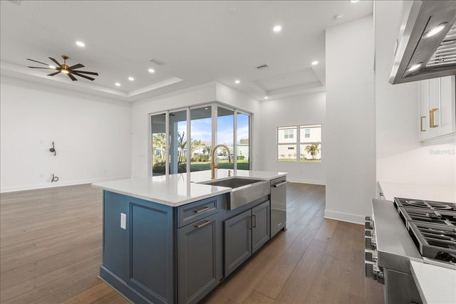 8250 NEVIS RUN, Bradenton, FL 34202