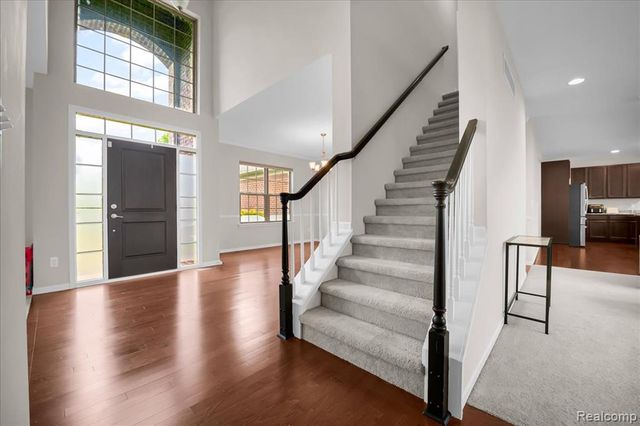 41761 Steinbeck Glen, Novi, MI 48377