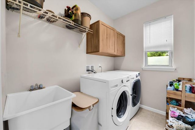 41761 Steinbeck Glen, Novi, MI 48377