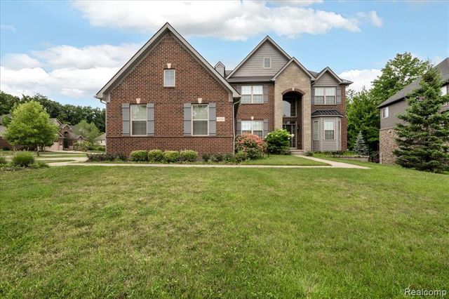 41761 Steinbeck Glen, Novi, MI 48377