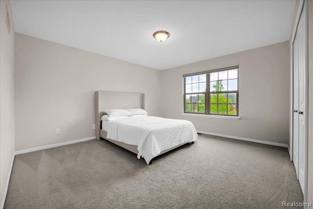41761 Steinbeck Glen, Novi, MI 48377