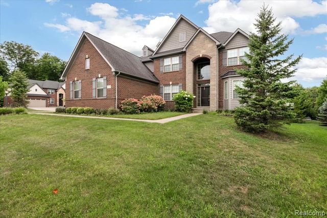 41761 Steinbeck Glen, Novi, MI 48377