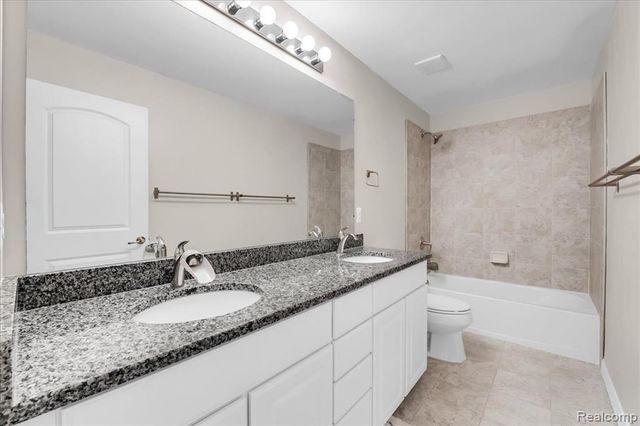 41761 Steinbeck Glen, Novi, MI 48377