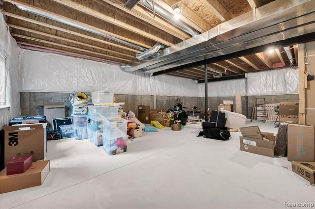 41761 Steinbeck Glen, Novi, MI 48377