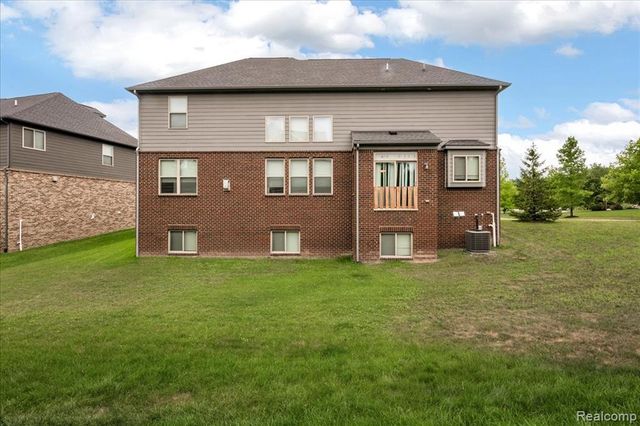 41761 Steinbeck Glen, Novi, MI 48377