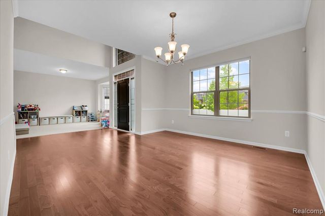 41761 Steinbeck Glen, Novi, MI 48377