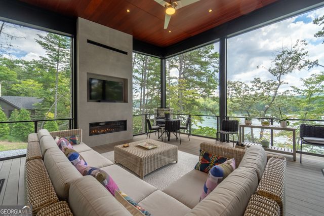 565 Wildflower Circle, Clarkesville, GA 30523