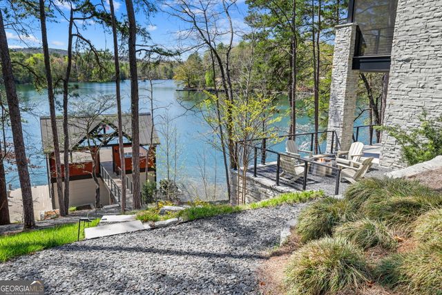 565 Wildflower Circle, Clarkesville, GA 30523