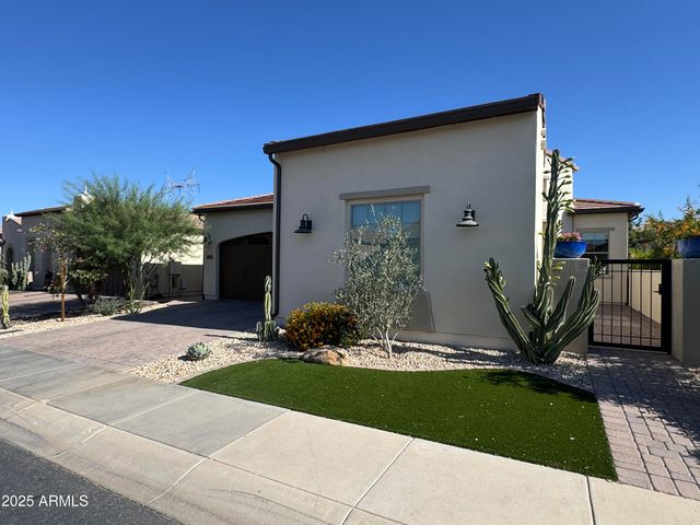 120 E ILOCA Lane, Queen Creek, AZ 85140