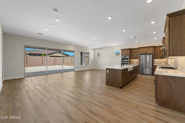 33481 N CHEVELON Drive, Peoria, AZ 85383