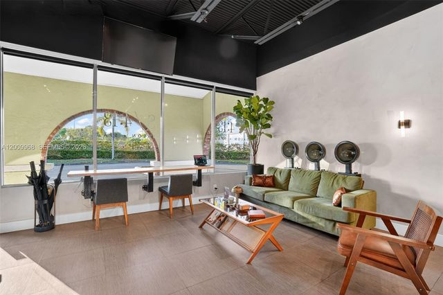 Turnkey Beauty Salon & Turnkey Beauty Salon & Spa For Sale In Palmetto Ba, Palmetto Bay, FL 33157