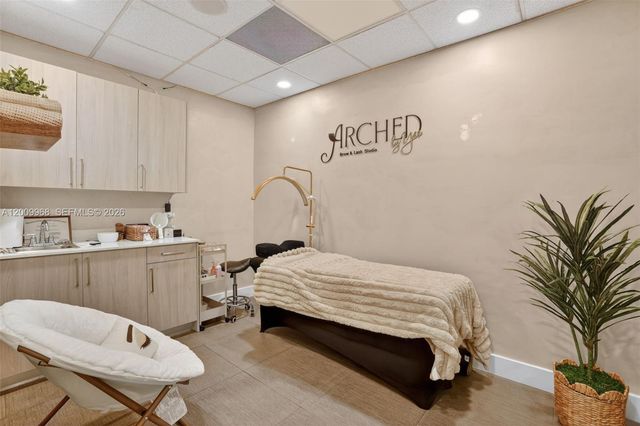 Turnkey Beauty Salon & Turnkey Beauty Salon & Spa For Sale In Palmetto Ba, Palmetto Bay, FL 33157