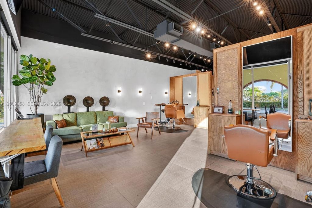 Turnkey Beauty Salon & Turnkey Beauty Salon & Spa For Sale In Palmetto Ba, Palmetto Bay, FL 33157