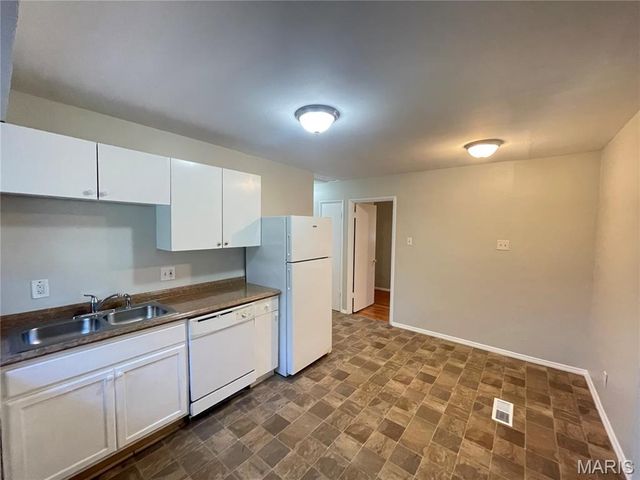 10506 Spring Garden Drive, St Louis, MO 63137