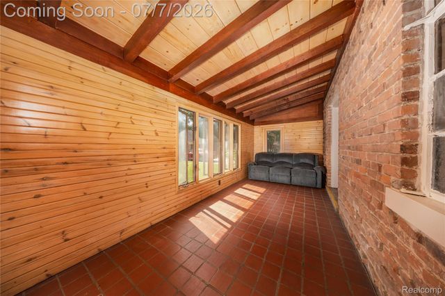 16580 Westmoreland Road, Detroit, MI 48219