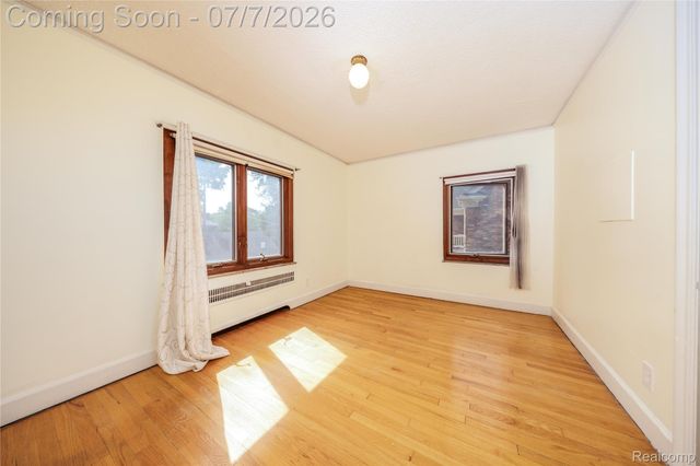 16580 Westmoreland Road, Detroit, MI 48219