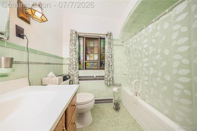 16580 Westmoreland Road, Detroit, MI 48219