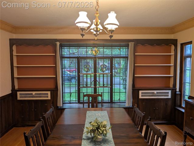 16580 Westmoreland Road, Detroit, MI 48219