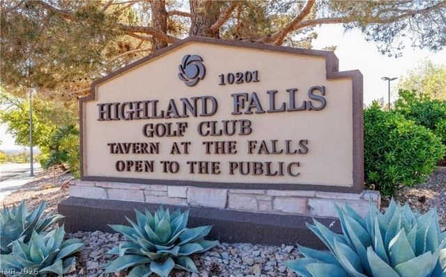 10021 Villa Ridge Drive, Las Vegas, NV 89134