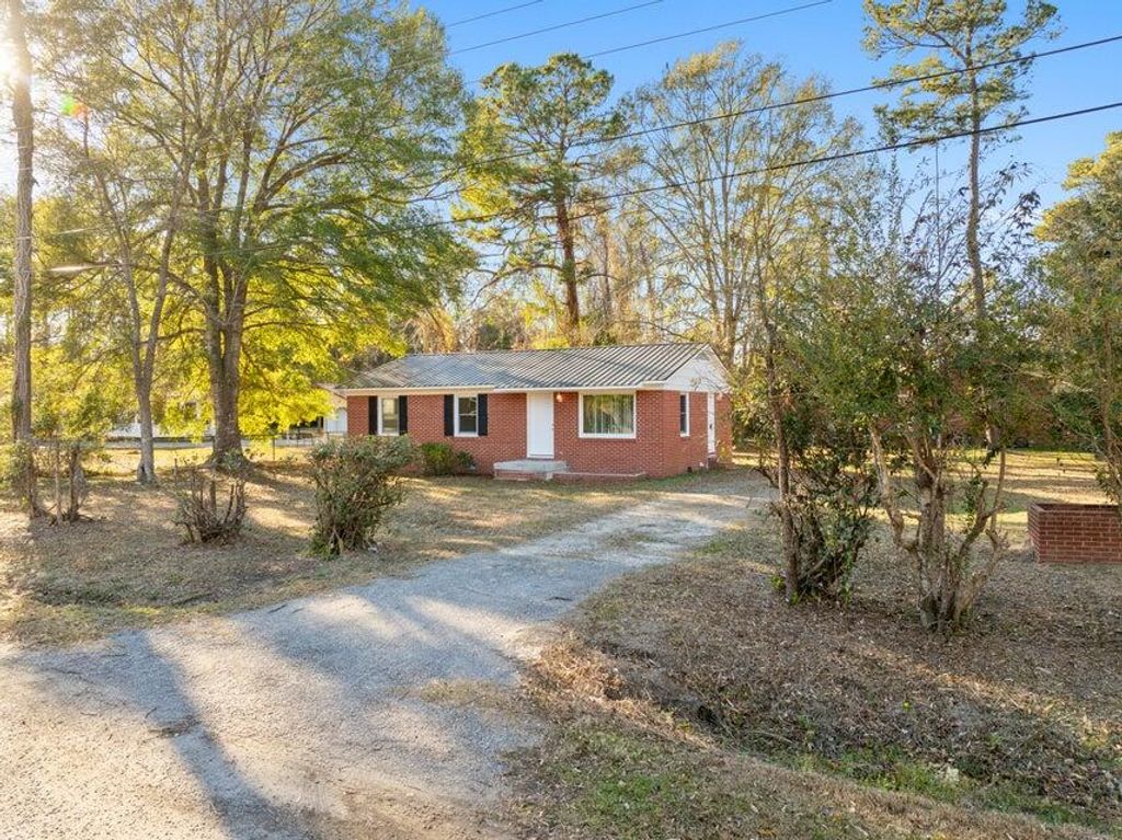 139 Mahogany Avenue, Andrews, SC 29510