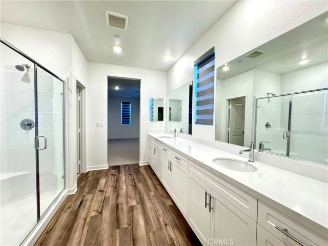 5826 Walden Ct, Eastvale, CA 92880