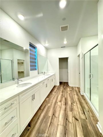 5826 Walden Ct, Eastvale, CA 92880