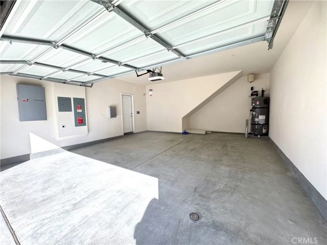 5826 Walden Ct, Eastvale, CA 92880