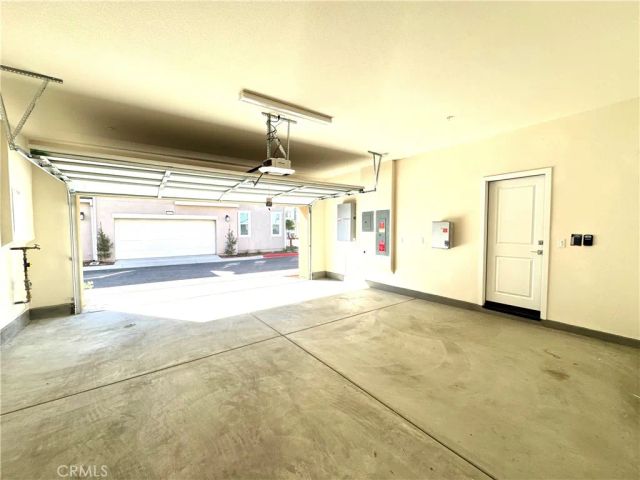 5826 Walden Ct, Eastvale, CA 92880