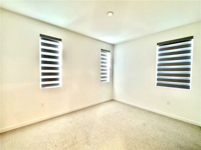 5826 Walden Ct, Eastvale, CA 92880