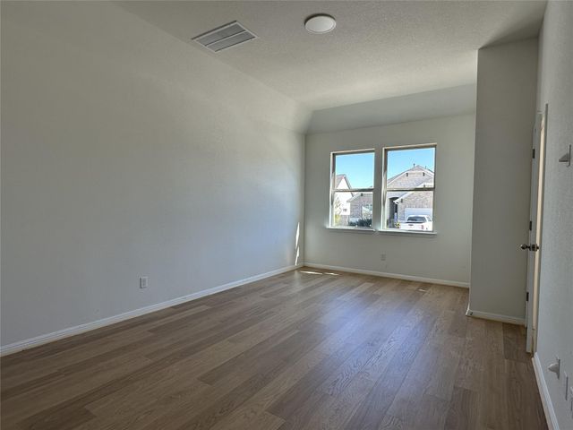 332 Glocken LN, Kyle, TX 78640