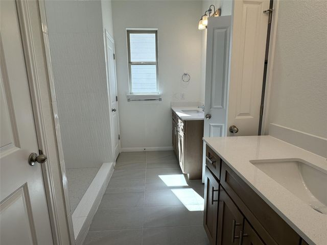 332 Glocken LN, Kyle, TX 78640