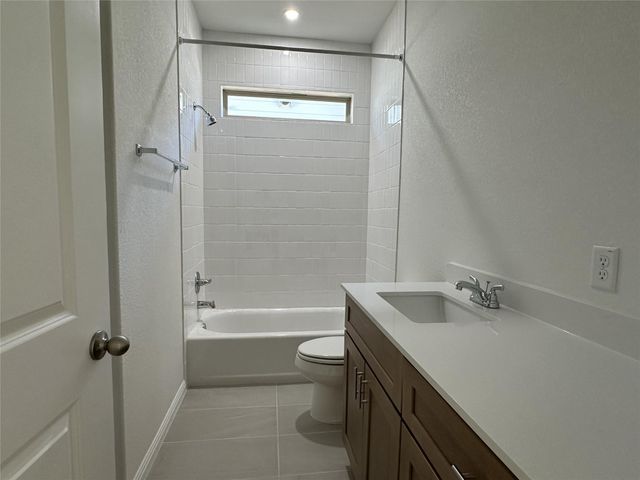 332 Glocken LN, Kyle, TX 78640