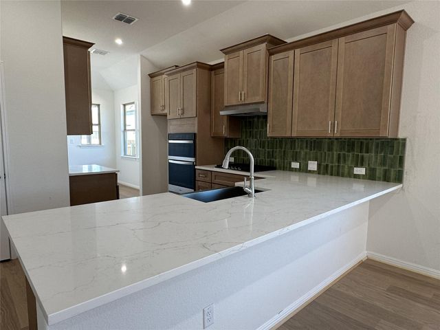 332 Glocken LN, Kyle, TX 78640