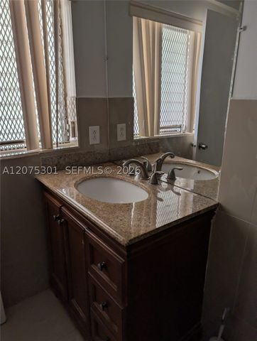 11855 NE 19th Dr 46, North Miami, FL 33181