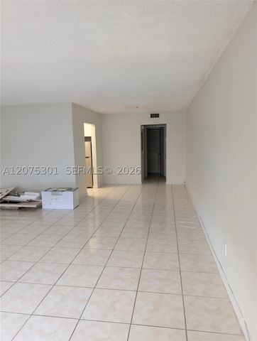 11855 NE 19th Dr 46, North Miami, FL 33181