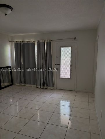 11855 NE 19th Dr 46, North Miami, FL 33181